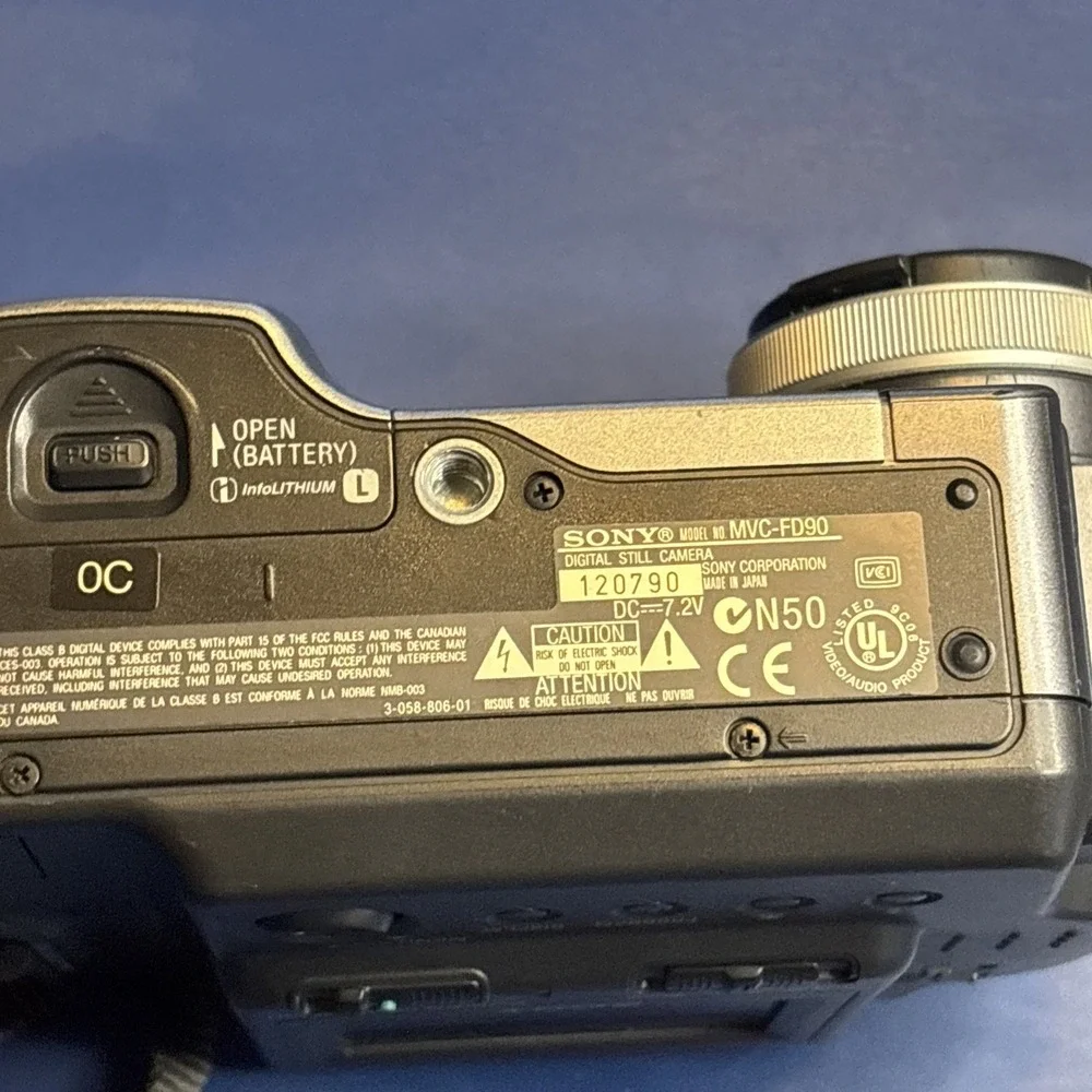 Vintage Sony MVC-FD90 Digital Mavica Camera 16x Zoom FD Drive 1.6MP Untested